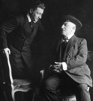 Sacha et Lucien Guitry, vers 1920. Durant l'après-guerre, les Guitry monopolisent la scène pendant une décennie.
